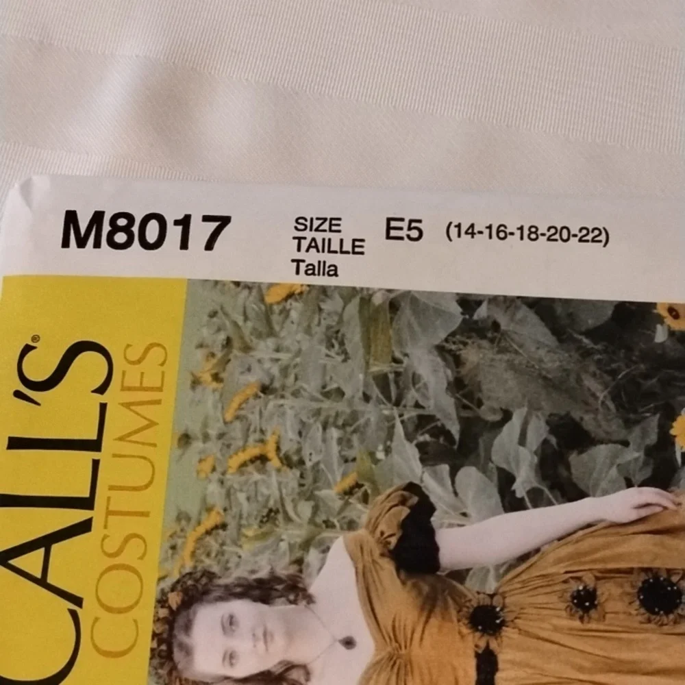 McCalls mccall m8017